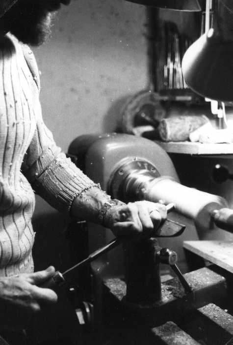 making a recorder: turning a piece of wood to a cylinder on the lathe